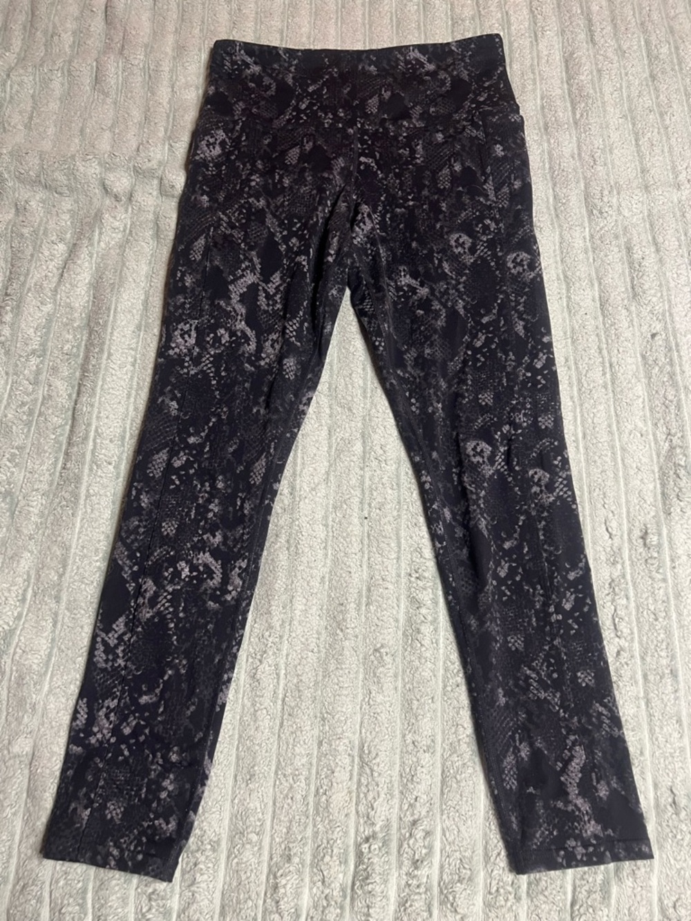 Black & Gray Snake Print Leggings